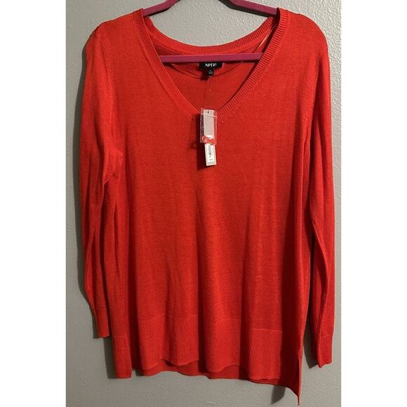APT. 9 Womens XL Tango Red Metallic Knit Long Sleeve V-Neck Light Sweater NWT - Picture 1 of 6